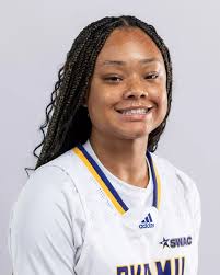 Crystal Schultz's Instagram, Twitter & Facebook