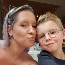 Kleine marter..🫢 Gisteren kregen we een melding van een kleine marter die  bewoners hadden kunnen vangen. Ze brachten hem bij ons binnen maar bij het  binnen brengen bleek het een heel andere