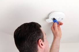 The beeping noise is used for alerting you to unsafe co levels. Electric Smoke Detector Won T Stop Beeping Thriftyfun