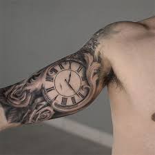 Zeit Ist Geld Kostbar Und Heilt Alle Wunden So Sagt Man Unser Ganzes Leben Richtet Sich Nach Festen Uhrzei Halbe Armel Tattoo Tattoo Uhr Zeituhr Tatowierung
