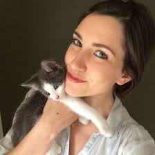 Desirae Ross (desiraeross_)