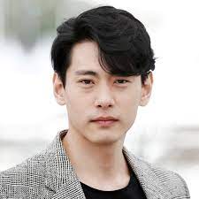 Korean men love to dye their hair in various colors, and they maintain it so well like a fashion expert. Top 30 Trendy Asian Men Hairstyles 2021