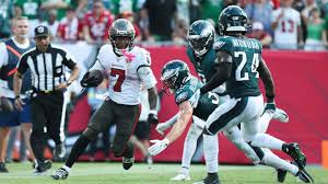 Bucs' Bucky Irving Hurt?! RB's Week 5 Status in Jeopardy! - Imagen principal del artículo