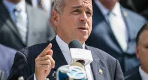 NYPD Opens Investigation Into Police Union Boss After Declaration Of 'War'  On De Blasio