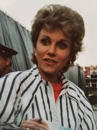 ANNE MURRAY 2002, SINGER, WAS RECIPIENT OF ORDER OF NOVA SCOTIA.,.HIGHEST  ORDER OF THE PROVIDENCE......HOW COOL WAS THAT..
