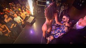 EL TIGUERE'S BIRTHDAY LAP DANCE 360° VR Video At THE SALSA ROOM - YouTube