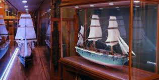 Like ship models, we only offer premium cases. 15 Vitrine Ideas Miniaturi