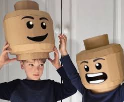25 Idees Pour Creer Facilement Un Deguisement En Carton Deguisement Maison Diy Enfant Bricolage Carnaval