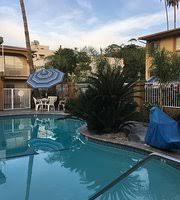 Es bietet ein ruhiges umfeld und viele annehmlichkeiten, die ihren aufenthalt. Hollywood City Inn Bild Von Hollywood City Inn Los Angeles Tripadvisor