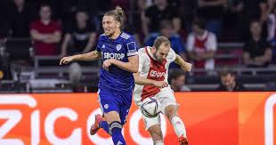 Submit the form data using ajax. Uvddvgrvne2vdm