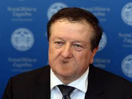 Rektum Boras vam želi dati pusu