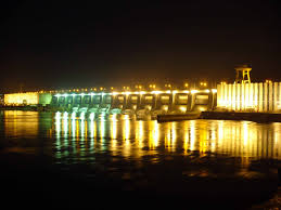 Centrala uzineaza apa din lacul de acumulare cerna, cel mai important obiectiv hidroenergetic din cadrul uzinei. Muzeul Hidrocentralei PorÈile De Fier I Gura VÄii Muzeul Regiunii PorÈilor De Fier