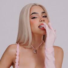 La cantante Kenia OS será la host oficial de los premios 'TikTok Awards  2025'. Donde también tendrá una presentación musical, con participaciones  especiales de Mon Laferte, Nsqk y Yuridia, este próximo 30