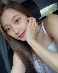 Hayley Lim's Instagram, Twitter & Facebook