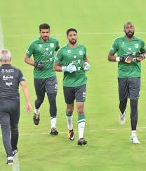 العويس عنده مناوشات مع جمهور الهلال من زمان وهي مقبوله في اطار كرة القدم وكثير يعتبرها حلاوة الكوره لكن في ظل هذه الظروف ضع خلافاتك مع جمهور الهلال جانبا انت لاعب سعودي. Ù…Ø­Ù…Ø¯ Ø§Ù„Ø¹ÙˆÙŠØ³ Hiamag