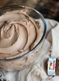 Creme Au Beurre Nutella Facile Pour Design Cakes Recette En 2020 Creme Pour Gateau Creme Au Beurre Chocolat Nutella