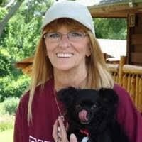 Leslie Buss's Instagram, Twitter & Facebook