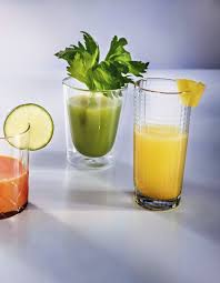Jus Ananas Poire Et Citron Vert Pour 2 Personnes Recettes Elle A Table Recette En 2020 Recettes De Cuisine Recette Jus Jus De Poire