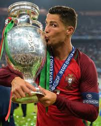 ˈliɣɐ puɾtuˈɣal dojʃ}), also known as liga portugal 2 sabseg for sponsorship reasons. Ronaldo