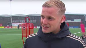 Donny van de beek is niet langer vrijgezel. Zien Dit Is De Nieuwe Vriendin Van Ajax Voetballer Donny Van De Beek Grazia