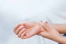 Sehnen, die zum beispiel über knochen oder knochenvorsprünge laufen, sind von einer gallertartigen sehnenscheide umgeben. Sehnenscheidenentzundung Am Handgelenk