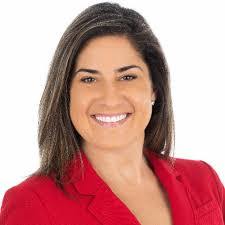 Robyn Chamberlain's Instagram, Twitter & Facebook