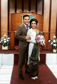 Model kebaya pengantin batak yg gmuk. 54 Model Kebaya Pengantin Batak Modern Terbaru 2021 Model Kebaya Modern Terbaru