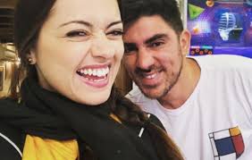 Longe das novelas da globo desde 2014, quando interpretou renê em malhação, mario frias voltou à emissora para uma participação em verão 90, novela das 19h de izabel de oliveira e paula. Mario Frias Se Irrita Com Imitacao De Marcelo Adnet E Detona Humorista Garoto Frouxo E Sem Futuro Jetss