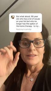 Suzanne Melo's Instagram, Twitter & Facebook