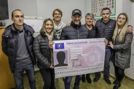 Anaëlle affronte sa mère dans pascal le grand frère. Pascal Le Grand Frere De Retour En Creuse Pour Offrir Un Nouveau Permis De Conduire Aubusson 23200