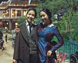 Mr Sunshine Cast Say Their Farewells As Drama Comes To An End Soompi Actors Actresses Korean Drama Movies Aesthetic Movies
