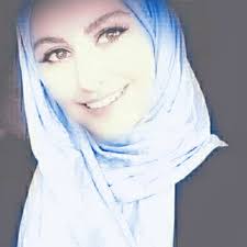 الفنان القدير #ياسر_العظمة في صورة من الأرشيف 💝 تجمعه رفقة زوجته  #صباح_خطاب شقيقة الفنانات فاديا وأميرة خطاب يذكر انه قابلها في مسرحية  “#غربة” ولديهم ولدين " أنور و يزن".