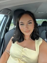 Our tiniest glam girl 💖 she came in for a cut/blowout + a little sparkle  with colorful tinsel ✨ 4 years old and already serving looks at studio glam  💁‍♀️🎀