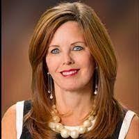 Lori Menard's Instagram, Twitter & Facebook