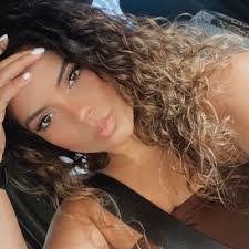 Caitlyn Rollins's Instagram, Twitter & Facebook