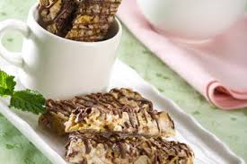 Masak nanas, kayu manis dan cengkeh hingga airnya menyusut dan adonan agak lengket, masukkan gula pasir. 45 Menit Membuat Kue Kering Nougat Putih Praktis Tanpa Oven Sajian Sedap