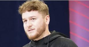 Congratulations to Colin Simmons, EDGE, University of Texas! You are the  2024 Shaun Alexander Freshman Football Player of the Year.  https://soccertrendy.info/2024/12/29/congratulations-to-colin-simmons-edge-university-of-texas-you-are-the-2024-shaun  ...