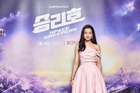 The crew of the victory travels. Space Sweepers Is A Sci Fi Korean Film Adventure You Need To Embark On