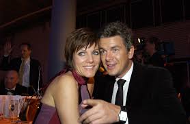 Markus lanz gilt als schleimig und neoliberal, für manche gar als hassfigur. Extra Birgit Schrowange 60 Denkt An Hochzeit Mit Frank Spothelfer Express De