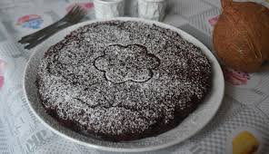 I dolci presentati in questo speciale sono ideali per i neocuochi che non hanno ancora esperienza ai fornelli, ma non intendono rinunciare a offrire un dessert fatto in casa ai propri ospiti. 10 Torte Semplici Ricette Buone E Veloci