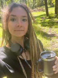 I just moved to Topanga and love to connect with local moms with babies and  toddlers for play dates. My lil guy Charlee is almost a year and is excited  to make