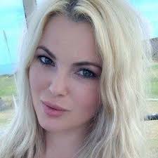 Abby Parece's Instagram, Twitter & Facebook