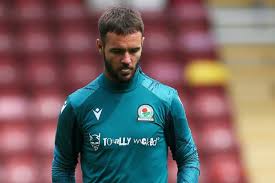El blackburn rovers football club /ˈblækbɜrn ˈroʊvərz/ es un club de fútbol inglés, de la ciudad de blackburn en el condado de lancashire.fue fundado el 5 de noviembre de 1875 y juega en la english football league championship, tras ascender de la english football league one en 2018. Ucobaze0e5lpzm