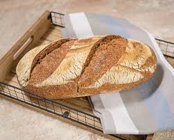 Acopera si lasa aluatul pe blatul infainat pret de 30 de minute pana ce incepe sa se relaxeze. Paine Cu Maia Integrala Magazinul Hoinar