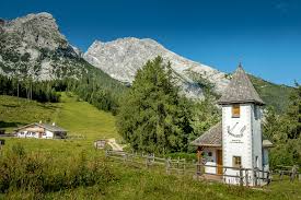 The only national park in the german alps with its varied landscapes and breathtaking beauty is to be found in the berchtesgadener land. 13 Best Hikes In Berchtesgaden National Park Germany Atlas Boots