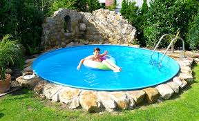 Bei Der Poolgestaltung Sind Keine Grenzen Gesetzt Swimmingpool Schwimmbecken Kinderspass Gartenpool Pool Poolgestaltung Gartenpools Schwimmbader Hinterhof