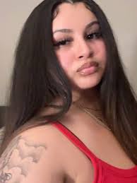 giving y’all face 🥰🫰🏼