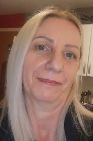 My hair journey from blonde with long hair to dark pixie cut ✂️