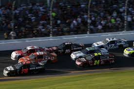 Also the fastest race in nascar history as mark ran the race at an average speed of 188 mph 2001 spring talladega race, won by bobby hamilton sr. Why Do Daytona 500 Drivers Tailgate At 200 Mph Physics Vox