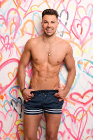 Love Island Sam Bird Announces Engagement To Gf Kailah Casillas